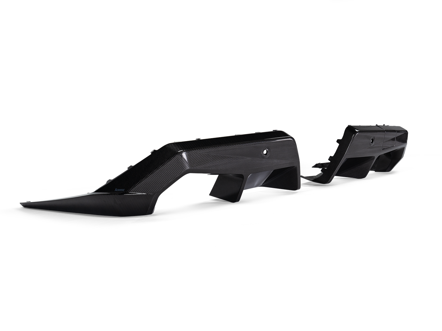 Akrapovic | Bakspoiler i karbon - høyglans - BMW M5 (G90/G99) 2025